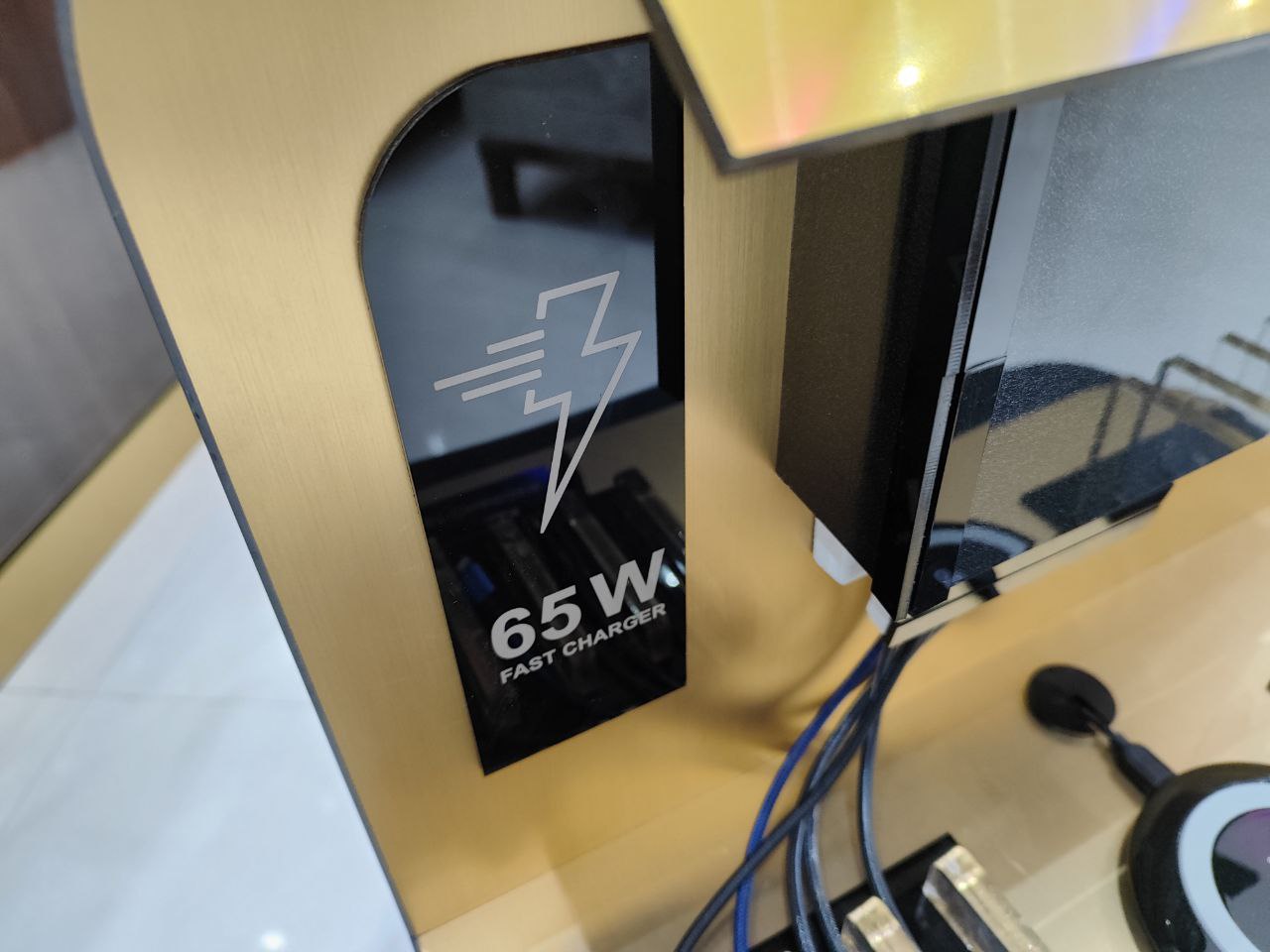 fast charger – fast charge – stand fast charge – mobile charger station with fast charge – fast technology charger 