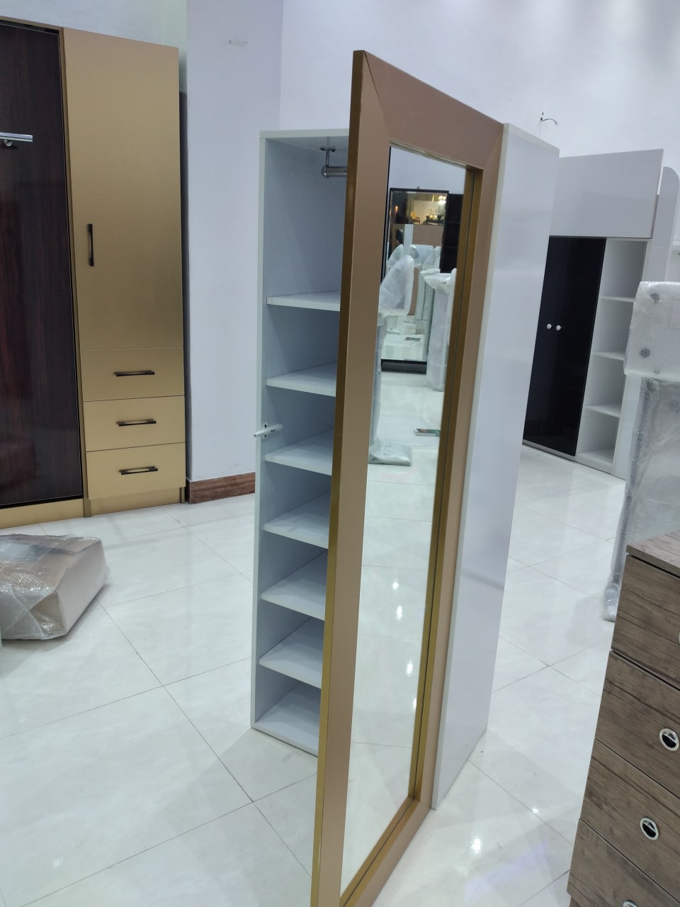  جاکفشی طرح های گلس آینه دار - جاکفشی - جاکفشی ایستاده - جاکفشی میله ای -  – کمد جاکفشی – جاکفشی داشبوردی – جای کفش – کمد کفش – قفسه کفش ها – قفسه کفش مدرن – نمونه های جاکفشی – انواع جاکفشی – جاکفشی آینه دار – جاکفشی و جالباسی – جاکفشی با جالباسی - لیست قیمت جالباسی و جاکفشی – جاکفشی آپارتمانی – جاکفشی کم جا 