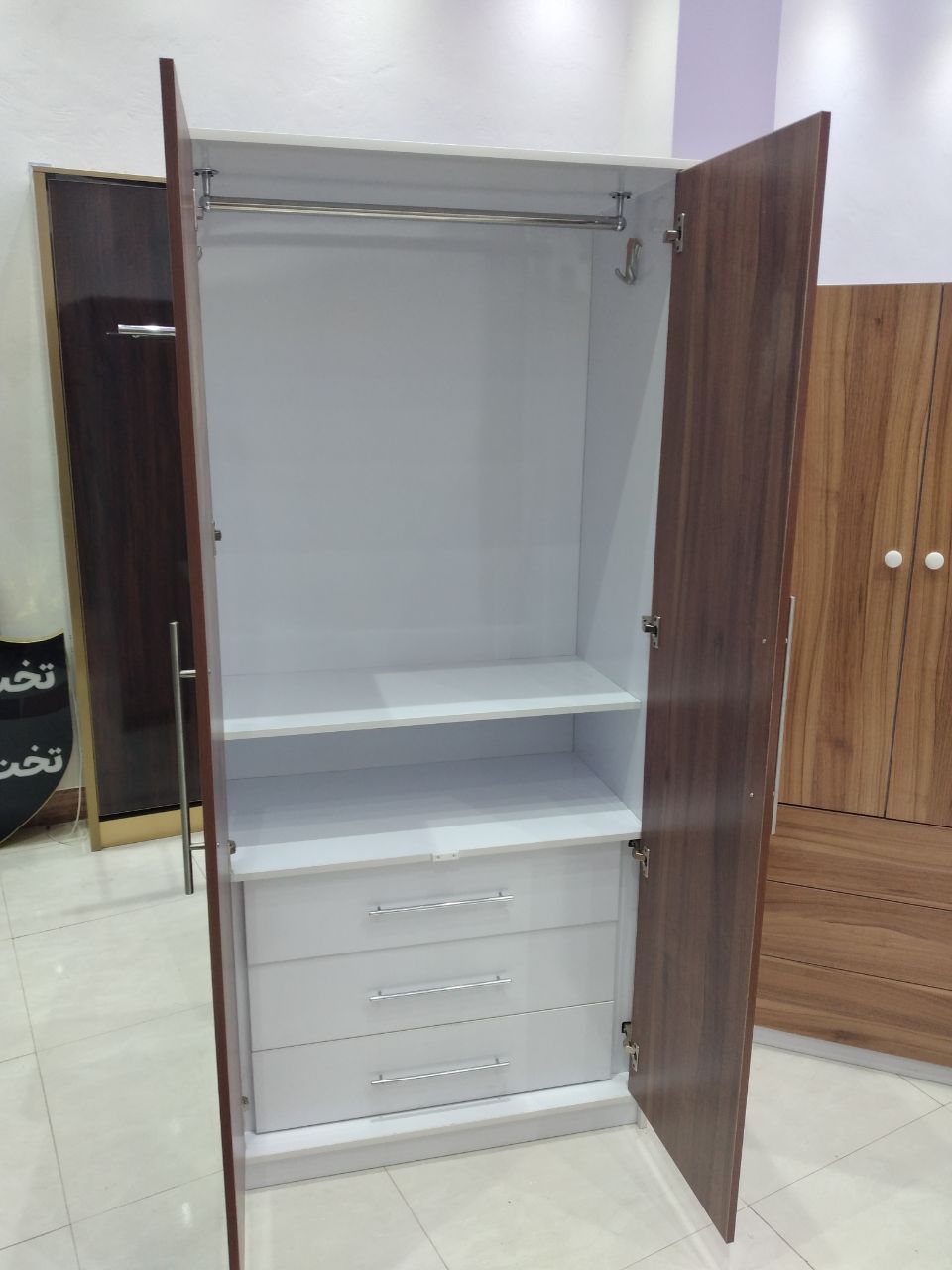   کمد لباس لیون تیره