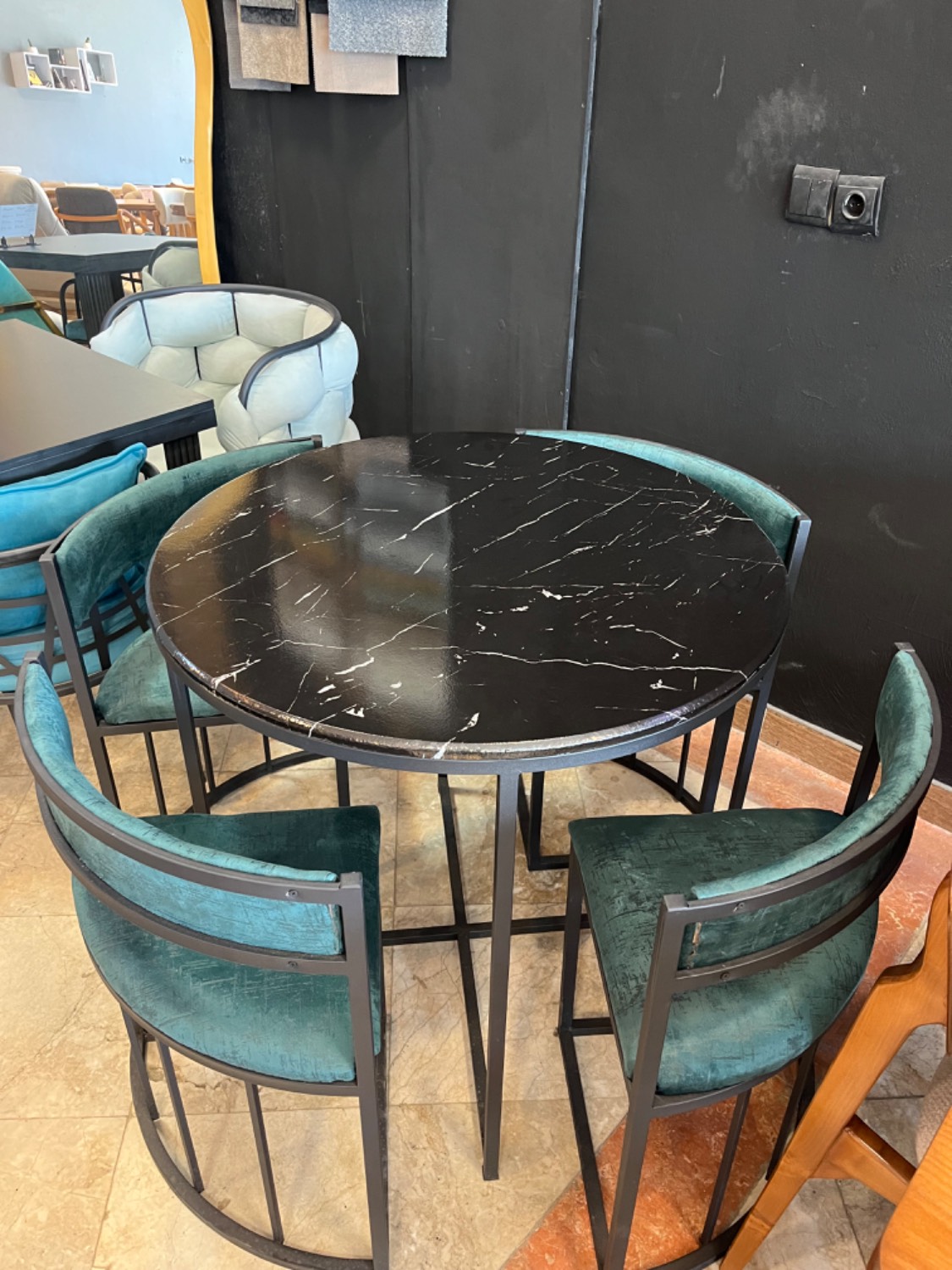  میز ناهارخوری کم جا ۴ نفره