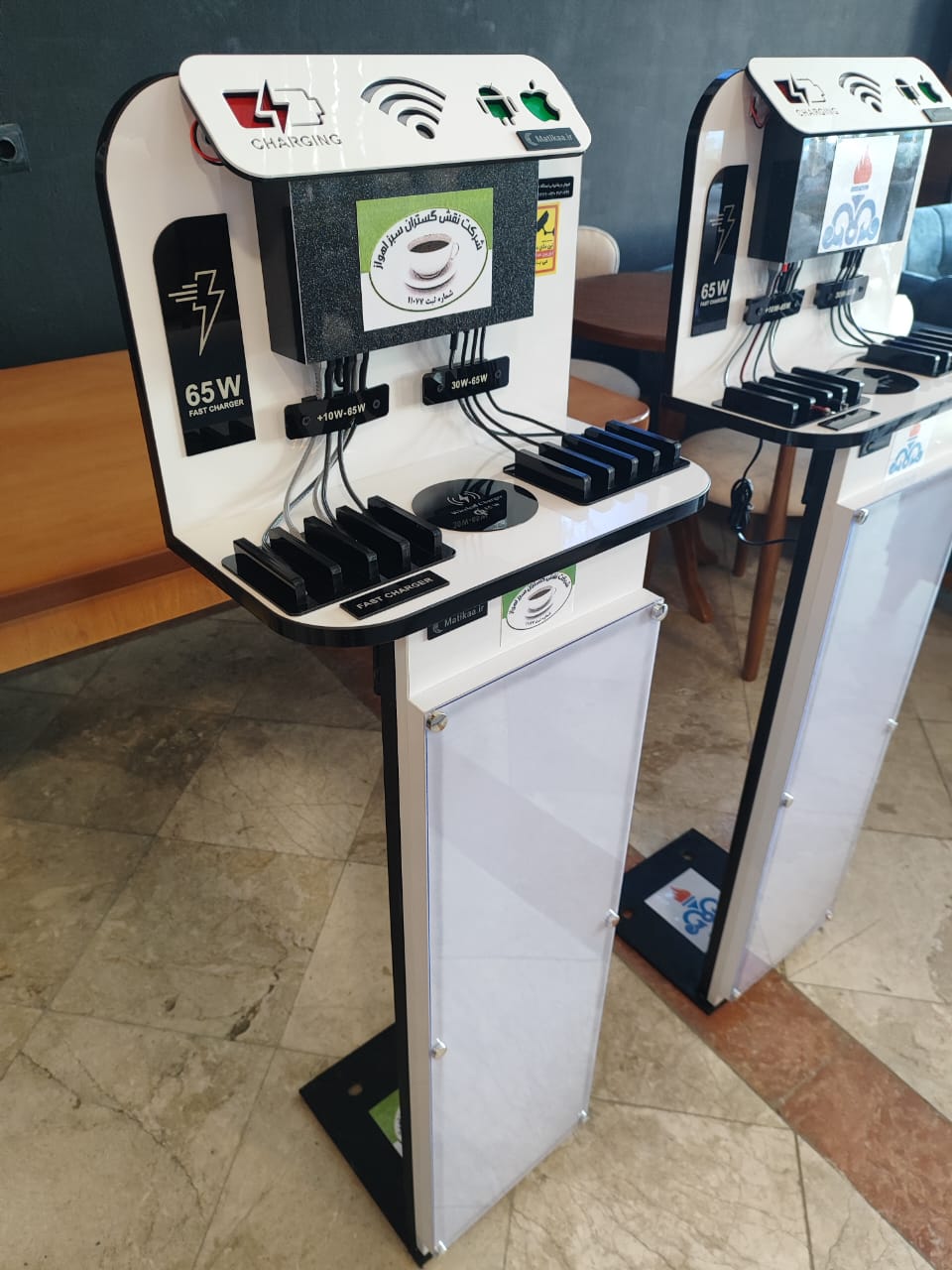 استند و استند تلویزیون دار    شارژرهای فست پاورباکس و پاورباکس هوشمند دارای میباشند. ایستگاههای شارژر دارای قفل دیجیتالی و معمولی به همراه فست شارژ دارای شارژرهای BO و باکس های شارژر موبایل و تبلت هستند.