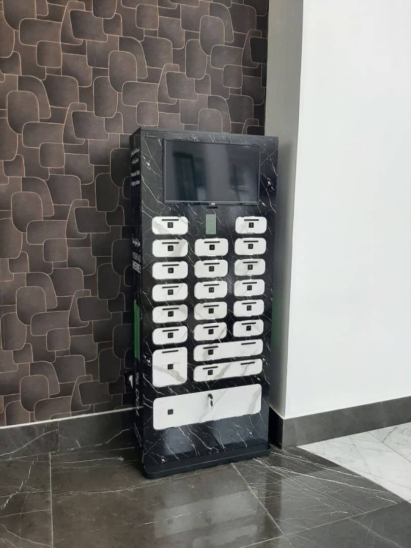 شارژرهای فست باکسی میباشند   شارژرهای ترمینال و شارژرهای بیمارستان که مجهز به تجهیزات شارژر و کیوسک های شارژ قفلدار شده اند. دارای  شارژرهای هوشمند به همراه تکنولوژی فست شارژ و