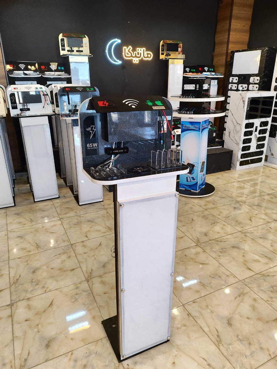  charging box - box charger - charging kiosk Mobile - terminal charging stand - hospital charging stand - hotel charging stand - r- hotel charging station - hospital charging station - terminal charging station - restaurant charging station - hotel charging kiosk - hospital charging kiosk - terminal charging kiosk - restaurant charging kiosk - Charger base - multiple charging base